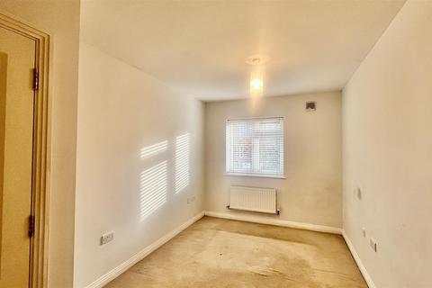 2 bedroom apartment for sale, Marsh Court, Hayes UB4
