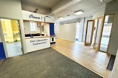 Retail property (high street) to rent, New Street, Pwllheli