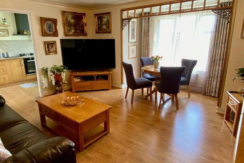 2 bedroom apartment for sale, Sylvan Ridge, Huddersfield