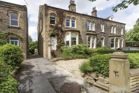 5 bedroom end of terrace house for sale, Grasmere Road, Huddersfield