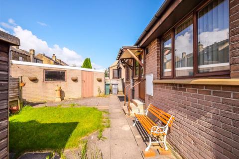 2 bedroom detached bungalow for sale, Larch Road, Huddersfield, HD1