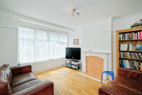 3 bedroom end of terrace house for sale, Rolls Park Avenue, Chingford