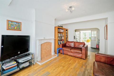 3 bedroom end of terrace house for sale, Rolls Park Avenue, Chingford