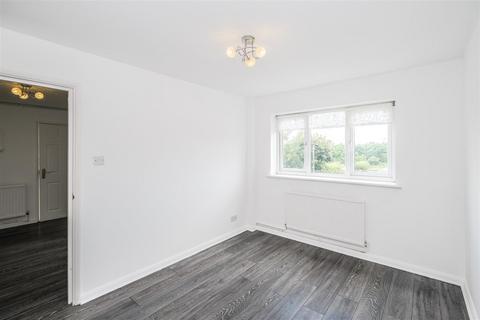 35 Gurney Close, London, E17 5PR
