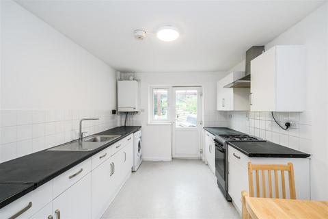 35 Gurney Close, London, E17 5PR