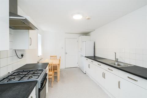35 Gurney Close, London, E17 5PR