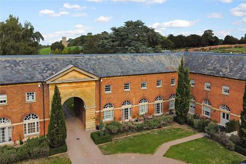 4 bedroom mews to rent, 4 Dunstall court, Croome D'abitot, Severn Stoke, Worcester