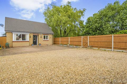 2 bedroom detached bungalow for sale, Barford Road, Blunham