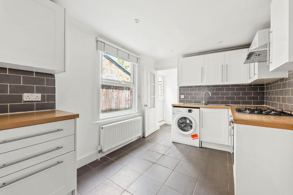 05-f556 JHProp World - 139 Perry Rise - 15 (1)-mediu