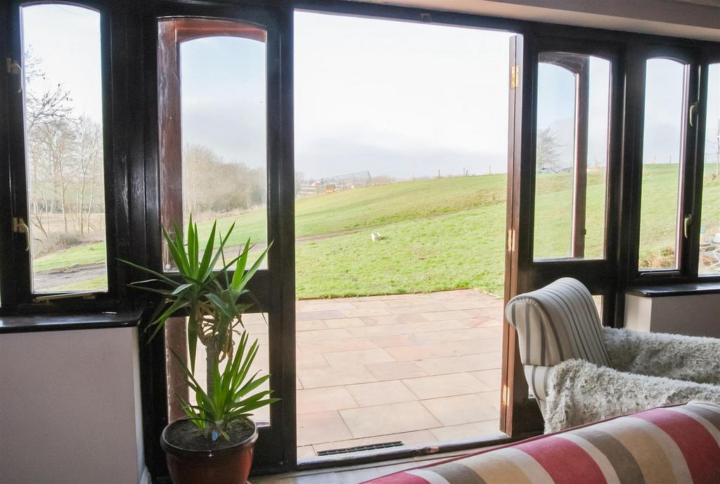 Hambridge Road, Itchington... 3 bed barn conversion to rent £