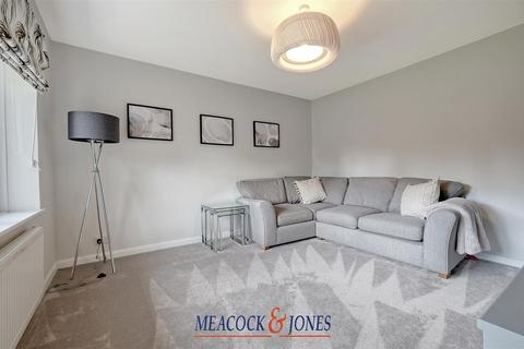 7 Lyndhurst Way, Hutton, Brentwood, CM13 2QZ