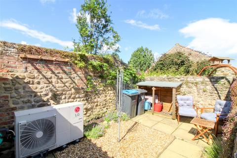 1 bedroom end of terrace house for sale, Thornborough