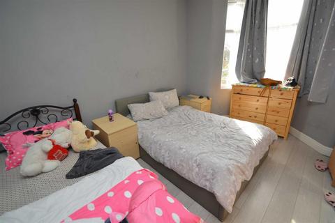 5 bedroom terraced house for sale, Upper Road, Plaistow, E13 0EX
