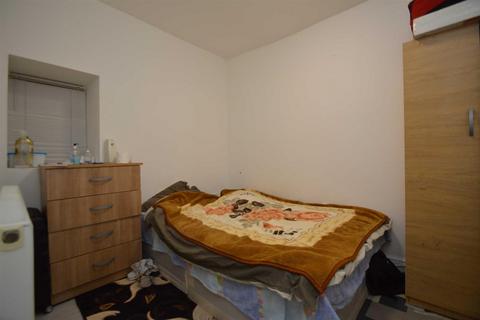 124 Upper Road, London, E13 0EX