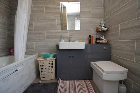 124 Upper Road, London, E13 0EX