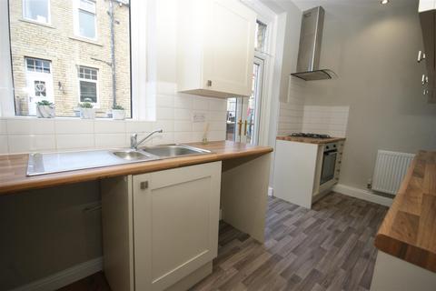 2 bedroom terraced house to rent, Charles Street, Brighouse