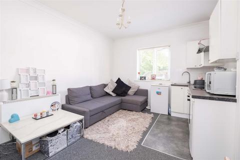 1 bedroom flat for sale, Percy Road, Bournemouth BH5