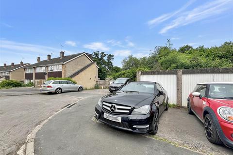 3 bedroom end of terrace house for sale, St. Francis Drive, Wick, Bristol