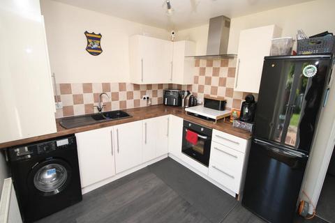2 bedroom semi-detached house for sale, Laceby Close, Idle, Bradford