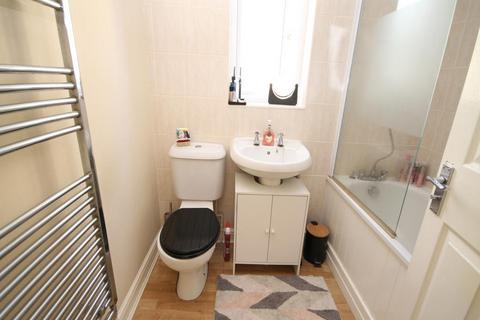 2 bedroom semi-detached house for sale, Laceby Close, Idle, Bradford