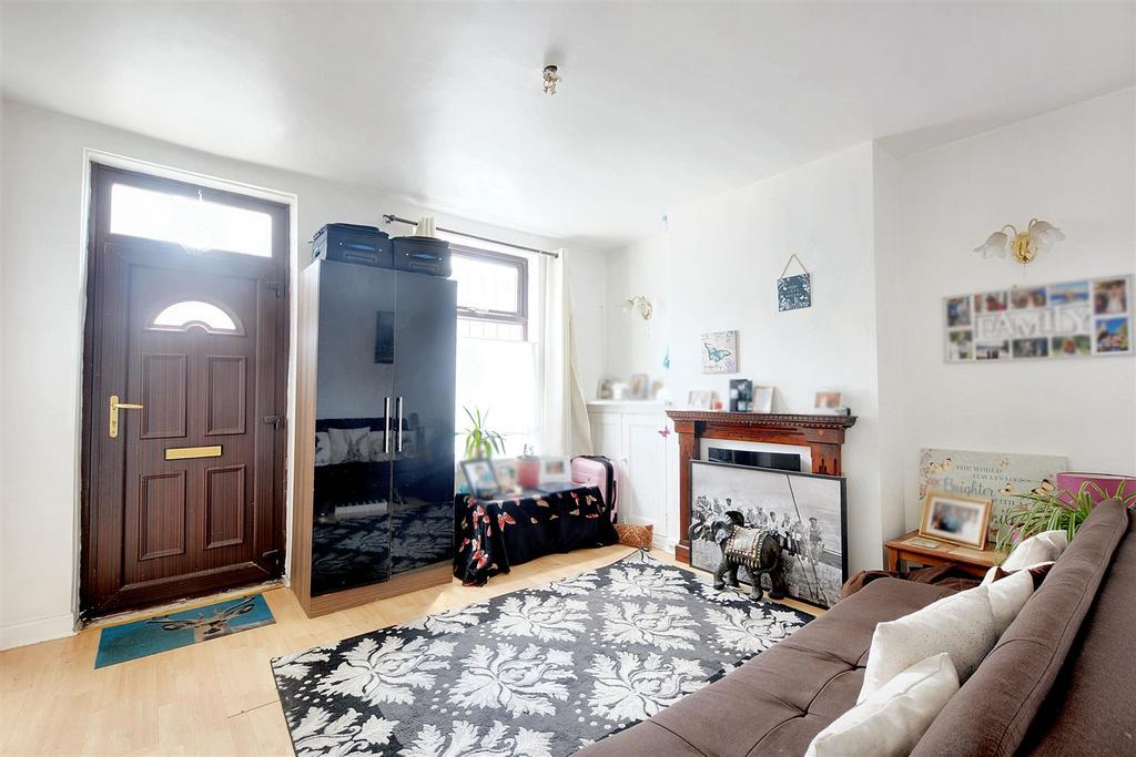 Living Room 1.jpeg