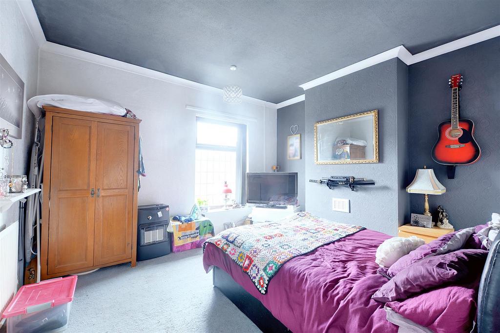 Bedroom 1 1.jpeg