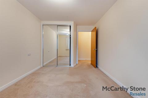 2 bedroom apartment for sale, Farringford Court, Avenue Road, Lymington, Hampshire, SO41 9PA