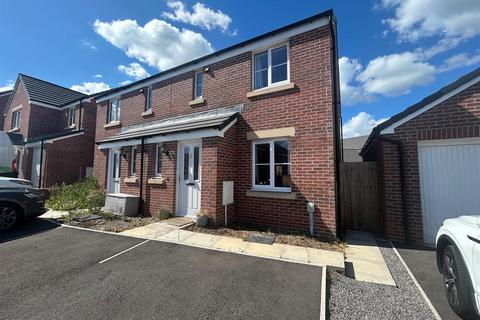 3 bedroom semi-detached house to rent, Clos Pendre, Parc Derwen, Coity,Bridgend County Bororugh, CF35 6QP