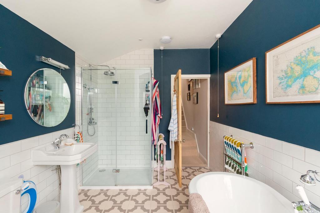 3 A0 GRSV - Bathroom B.jpg
