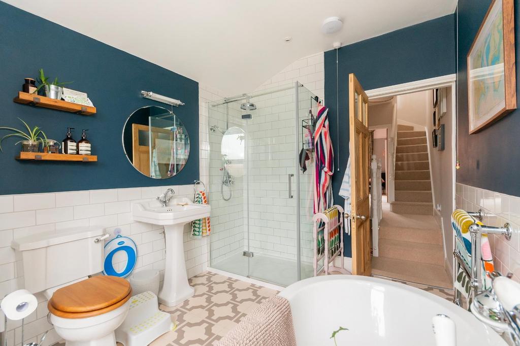 3 A0 GRSV - Bathroom A.jpg