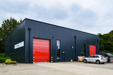 Warehouse to rent, Roebuck Way, Milton Keynes MK5