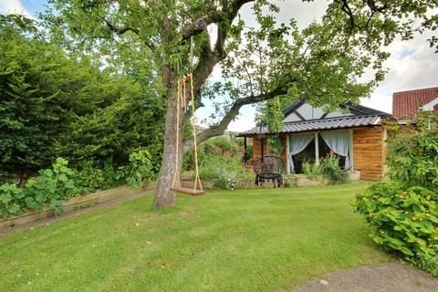 3 bedroom detached bungalow for sale, Hull Bridge Road, Beverley