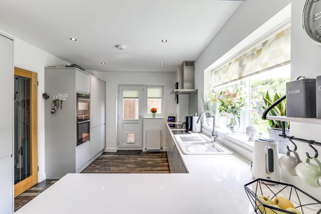 Large Open Plan Kitchen/Dining/Family Room