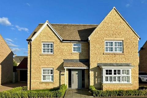 4 bedroom detached house to rent, Sissons Close, Barnack