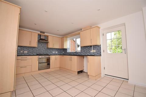 3 bedroom townhouse to rent, 25 Saffre CloseWintertonNorth Lincolnshire