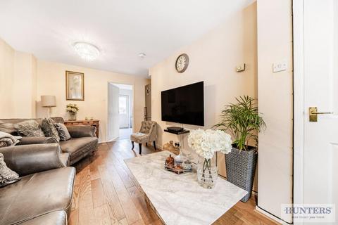 2 bedroom terraced house for sale, Roman Square, Thamesmead