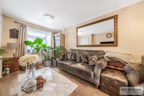 6 Roman Square, London, SE28 8RQ