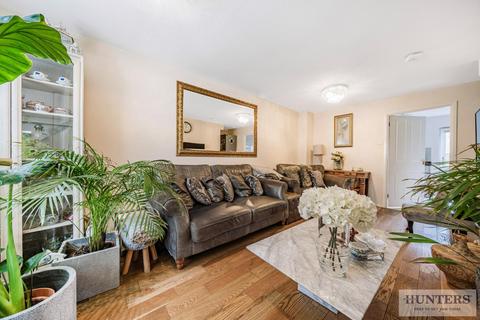 6 Roman Square, London, SE28 8RQ