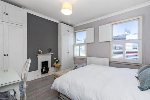 3 bedroom terraced house to rent, Haydons Road, Wimbledon SW19