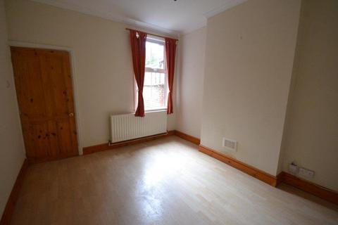 2 bedroom terraced house to rent, Knighton Church Road, Leicester