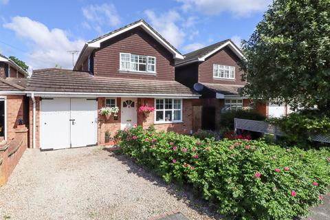 3 bedroom detached house for sale, Kenilworth Road, Fleet GU51