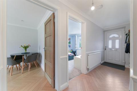 2 bedroom maisonette for sale, Lyme Regis Road, Banstead