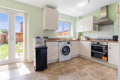 3 bedroom semi-detached house for sale, Grindrod Place, Malvern, WR14 3FB