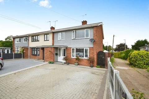 3 bedroom end of terrace house for sale, Woodmanhurst Road, Corringham, SS17