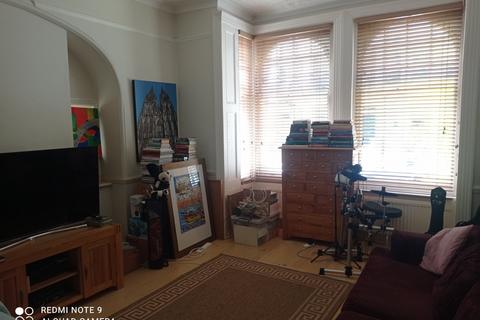 2 bedroom flat for sale, Cambridge Road, Hove, East Sussex, BN3