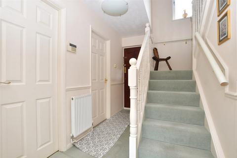4 Lupin Close, Croydon, CR0 8XZ