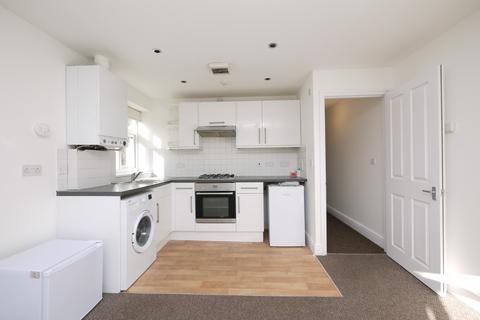 1 bedroom flat to rent, Queens Road, Buckhurst Hill, Essex, IG9