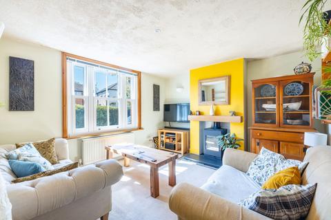 9 Bakers Lane, Lingfield, RH7 6HE