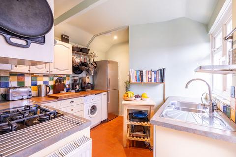 9 Bakers Lane, Lingfield, RH7 6HE