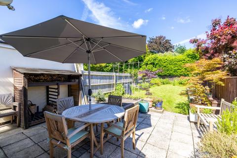 9 Bakers Lane, Lingfield, RH7 6HE